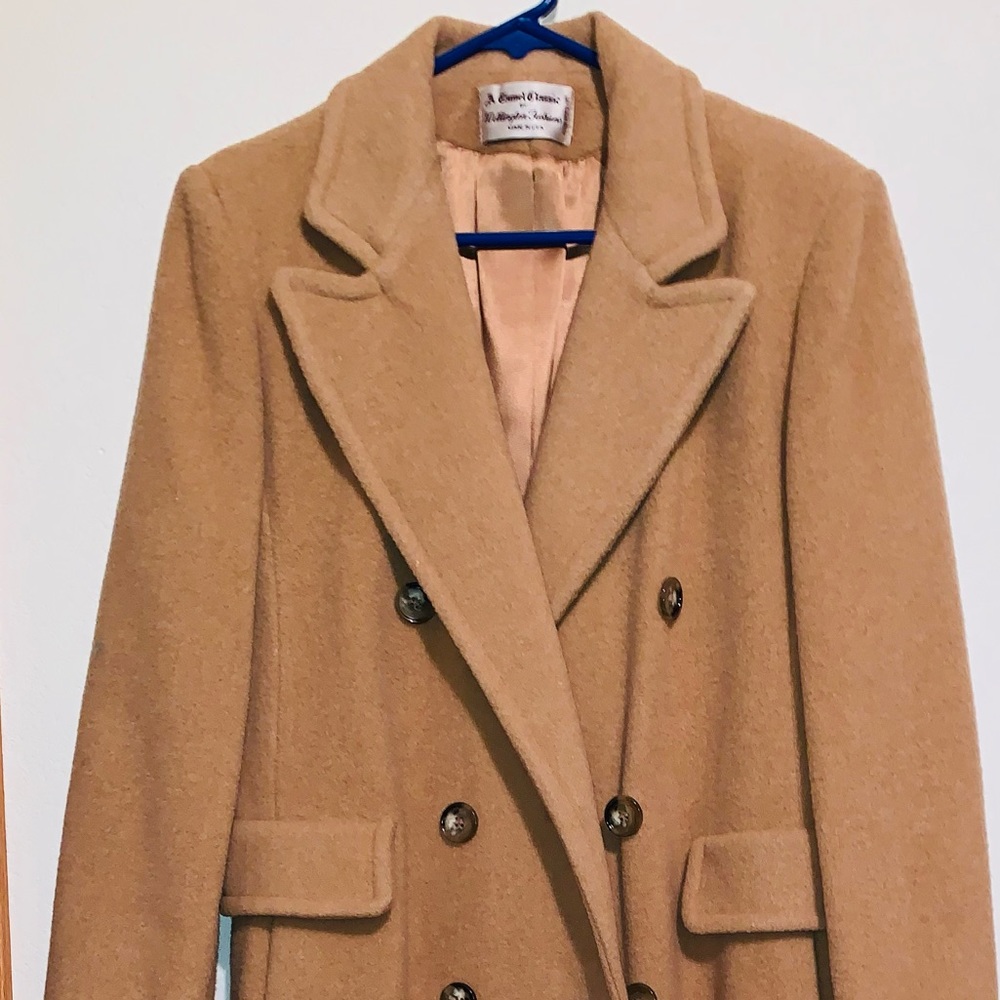 Measurement Length -44, sleeves length 22, breast- 38. Smoke and pet free.